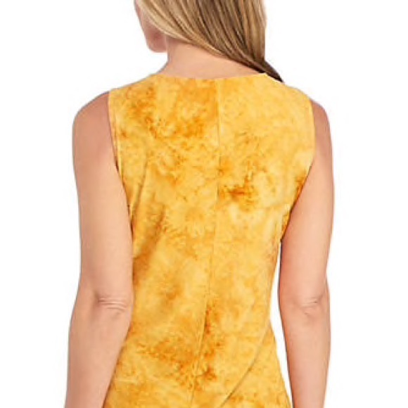 Floral Detailed Sleeveless Top - Picture 2 of 2